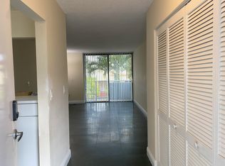 8261 NW 8th St APT 229, Miami, FL 33126