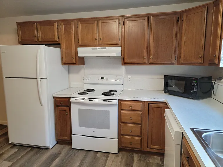 640 W Valley Dr — Photo 5