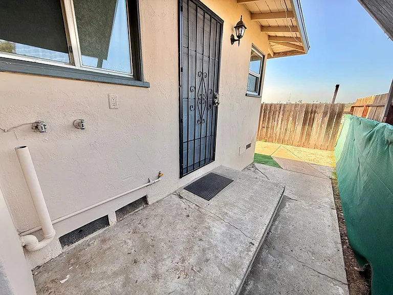 5302 Churchward — Photo 19