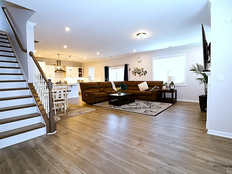 304 Long Lake Dr — Photo 9