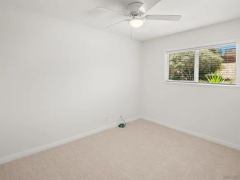 5164 Chateau Dr — Photo 31