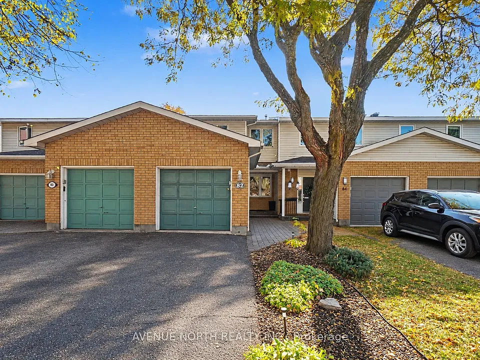 82 Thornbury Cres