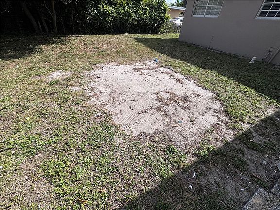 3rd image of 1023 NW 14th St