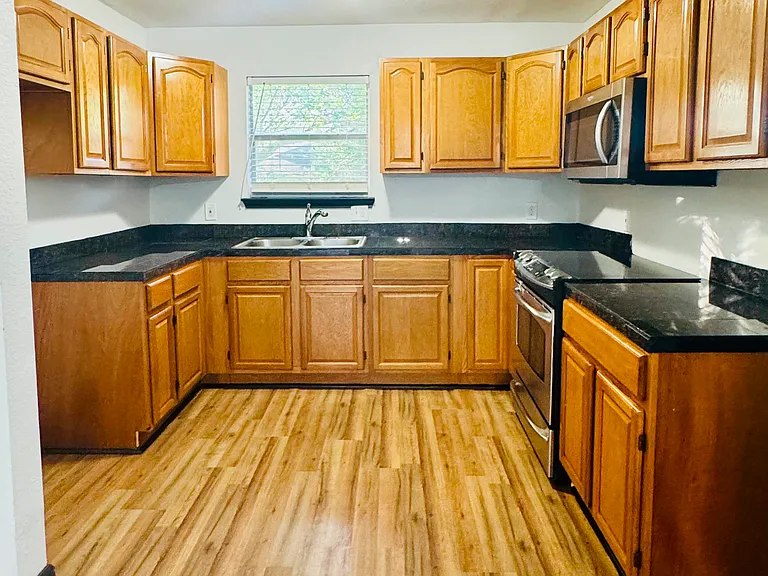 5206 Pond Lake Dr #2 — Photo 35