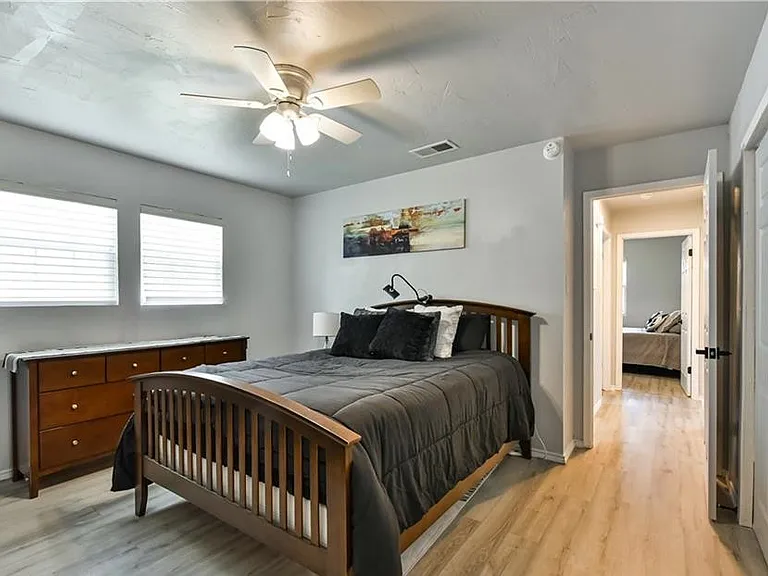 2203 Coach Dr — Photo 9