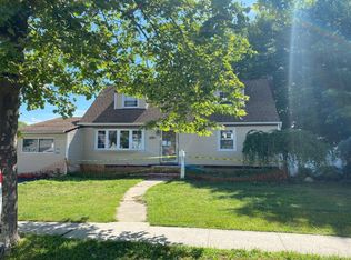 23 Radcliff Ln, Farmingdale, NY 11735