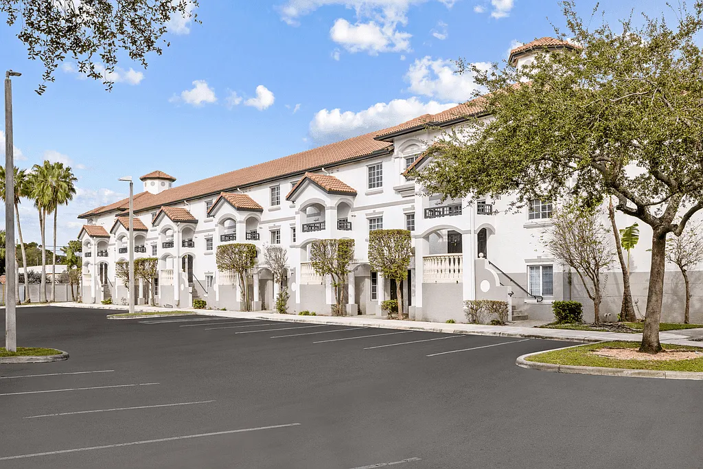 Venice Cove Apartments — Photo 3