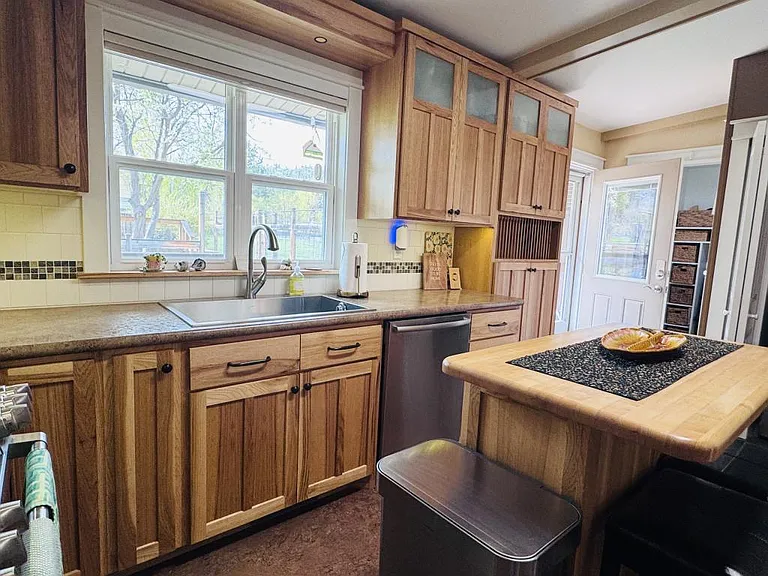 1617 Winne Ave — Photo 15