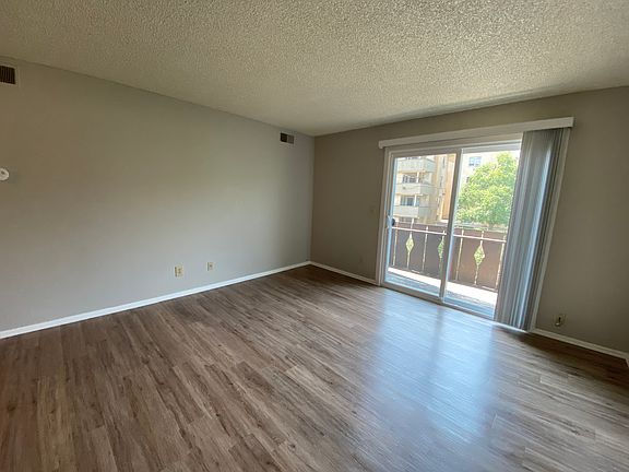 4th image of 3250 Oneal Cir #26A