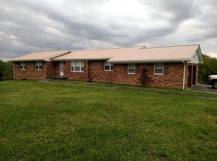 286 Meadow Creek Dr, Crossville, TN 38572