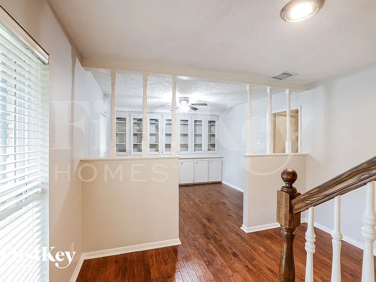 25603 Pecan Valley Cir — Photo 4