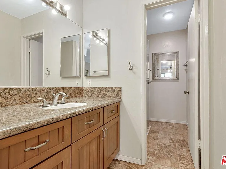 5460 White Oak Ave #K101 — Photo 14
