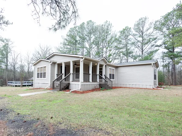 302 W East Franklin Rd, Pelahatchie, MS 39145