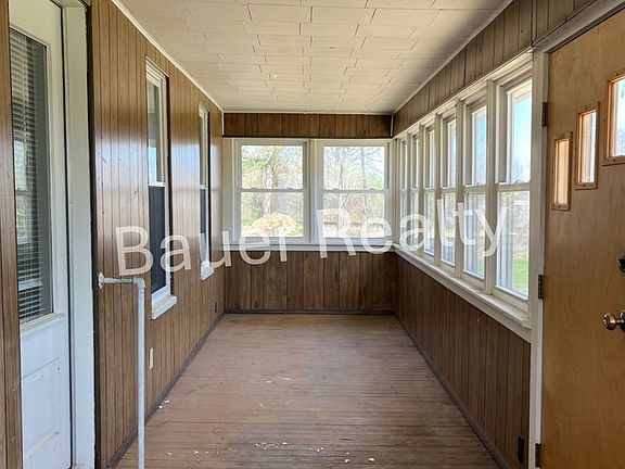 5th image of 1300 Myers Ave