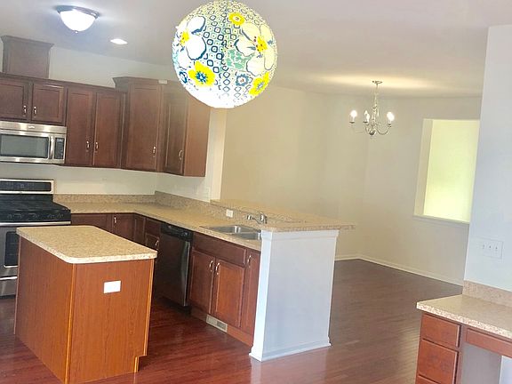 5th image of 474 Plaza Pl