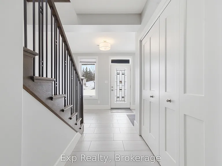52 Meagan Ln — Photo 6