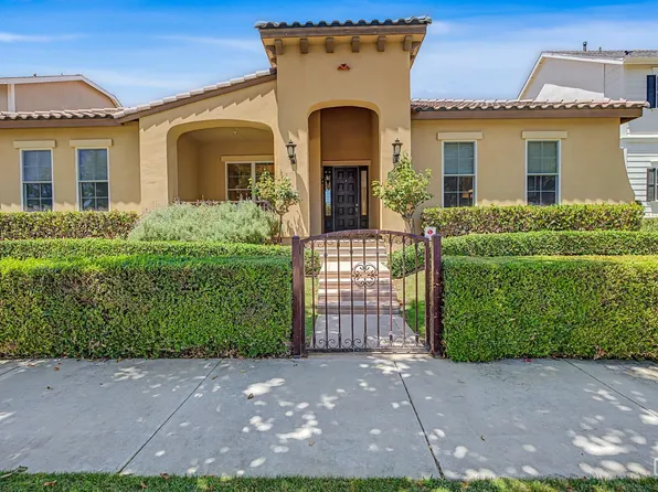 2907 Oakley St, Bakersfield, CA 93311
