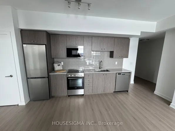 25 Wellington St S #806, Kitchener, ON N2G 0G5