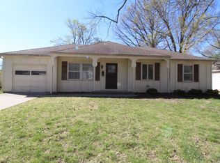 10113 W 89th St, Overland Park, KS 66212