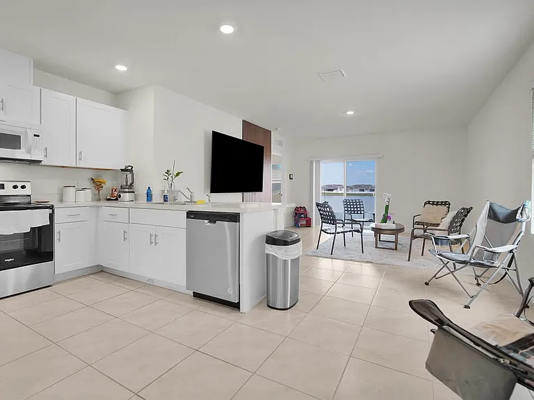 1749 Southfork Dr — Photo 14