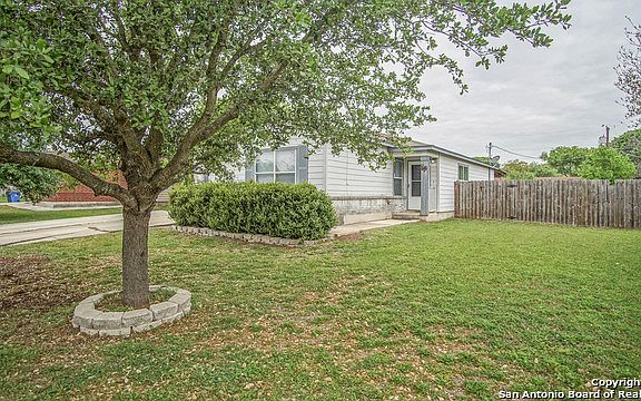 2nd image of 716 Roosevelt Dr