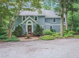 35 Laurel Hill Rd, Centerport, NY 11721