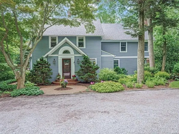 35 Laurel Hill Road, Centerport, NY 11721