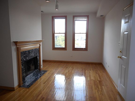 3rd image of 1243 W Erie St APT 3W