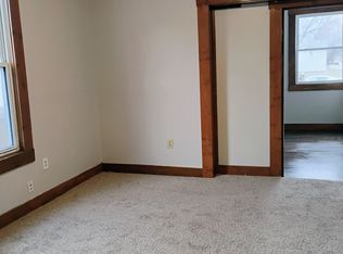1860 W 8th St APT 3, Davenport, IA 52802