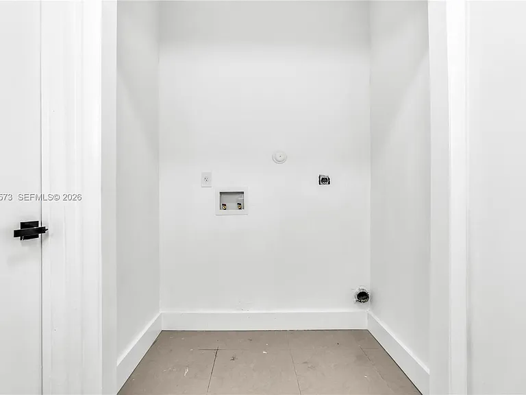 1011 SW 7th St #2 — Photo 35