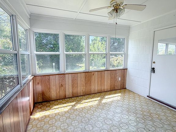2nd image of 1515 Belgrade Swansboro Rd