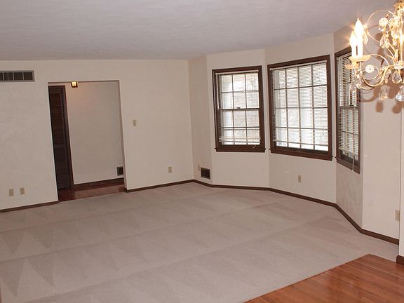 5th image of 1904 Bassman Rd
