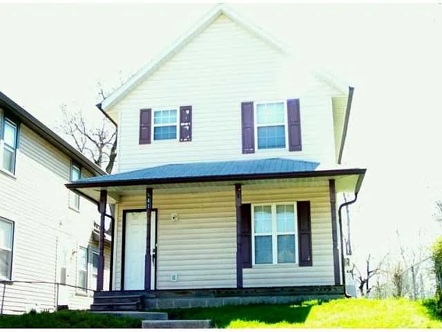 541 N Traub Ave photo 1