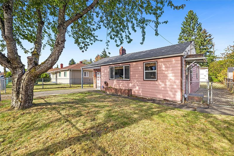 2nd image of 1207 Violet Meadow Street S