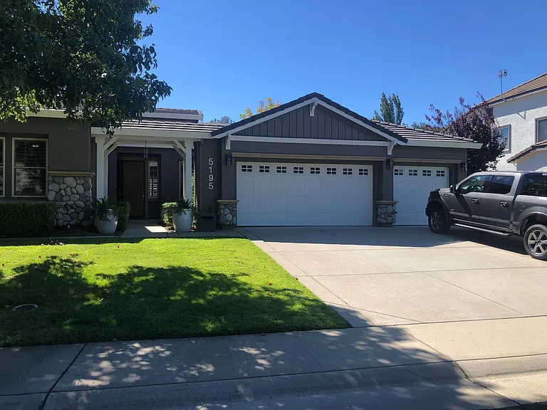 5195 Equestrian Ct — Photo 27