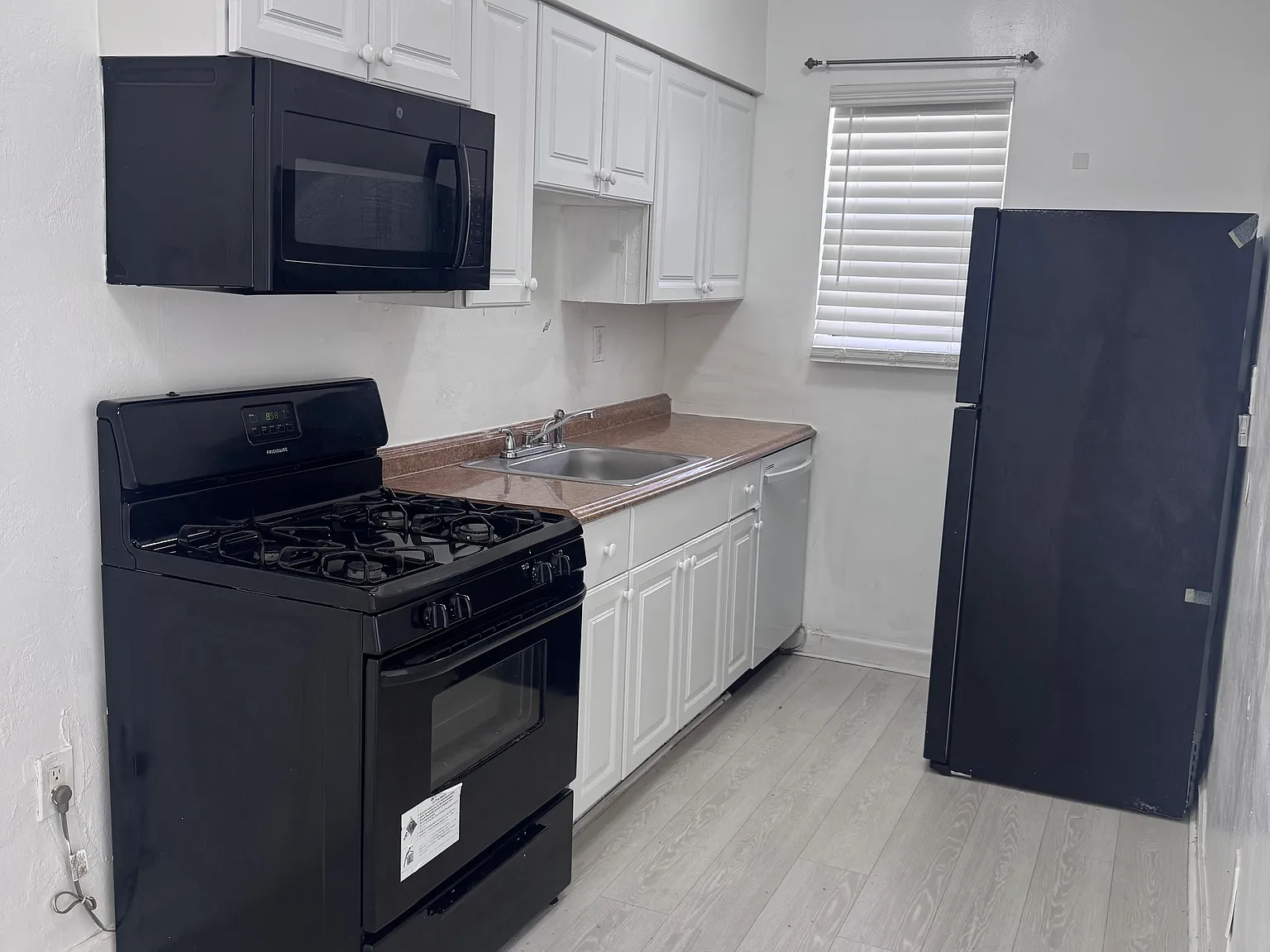 1 bed, 572 sqft, $1,850 — Photo 3