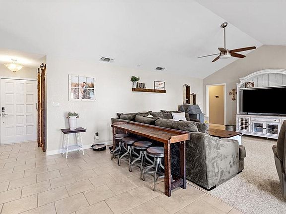 5th image of 317 Dogwood Ln