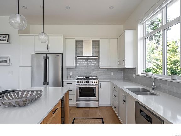 3rd image of 846 Ackerman Rd #11