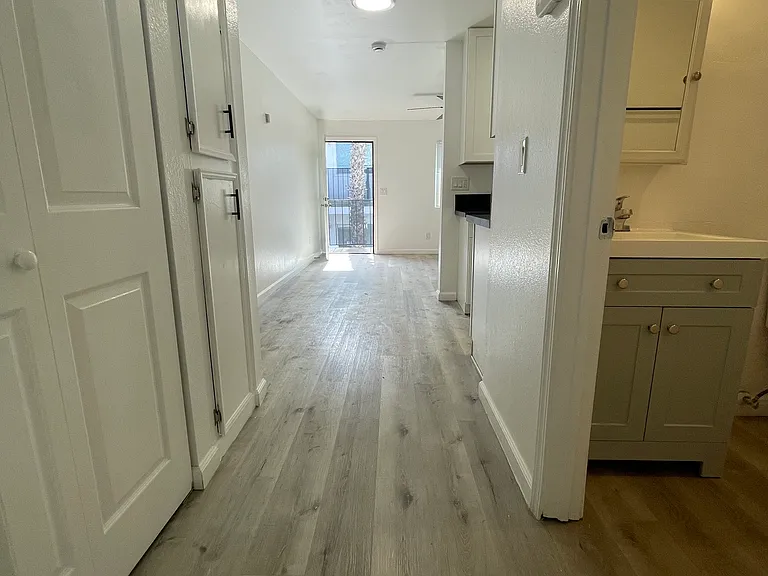 Genesis Apartments — Photo 28