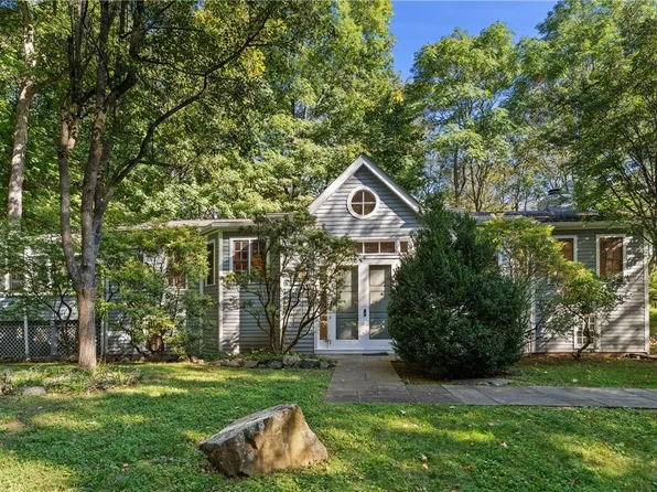 24 Hilltop Drive, Chappaqua, NY 10514