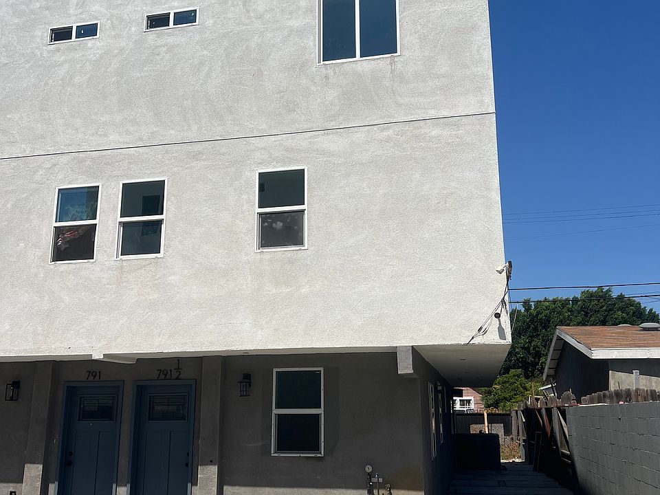1st image of 791 E 41st Pl
