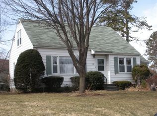 33 Glennon Rd, Latham, NY 12110