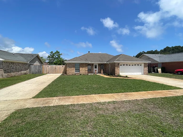 2212 Peachwood Ct — Photo 2