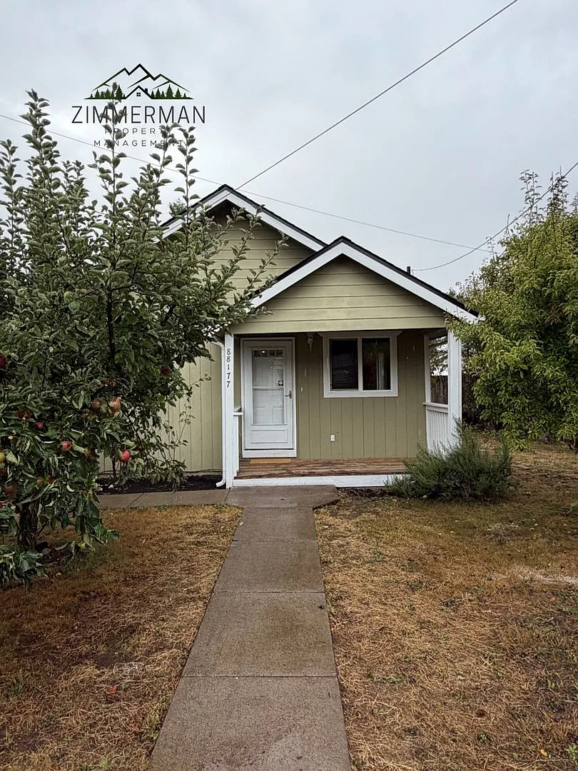 2 bedroom 1 bathroom home with fenced yard located in Veneta — Photo 2