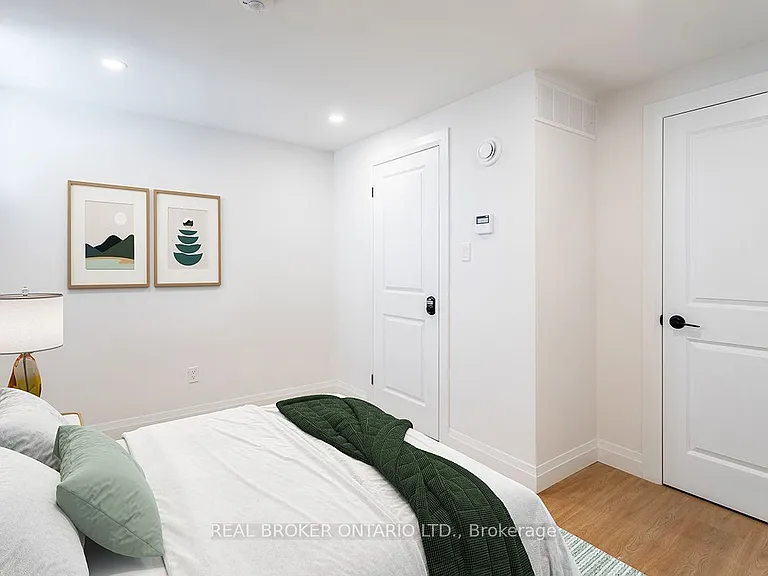113 Catharine St N #4 — Photo 13