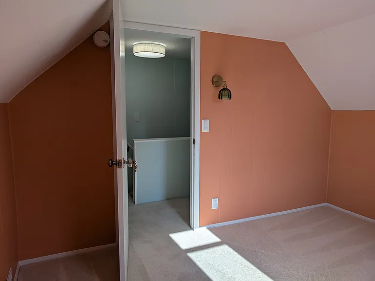310 Eastern Ave NE — Photo 9