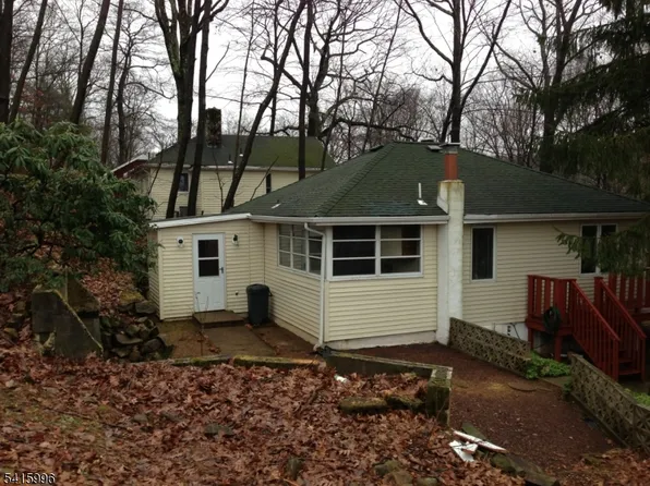 11 Hillside Ave, Hopatcong Boro, NJ 07843