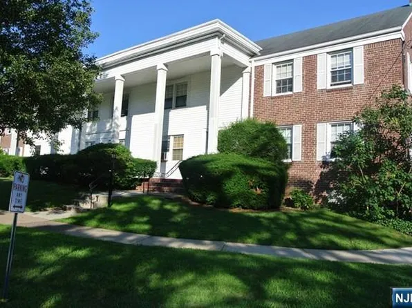 4B Elmwood Court #4B, Elmwood Park, NJ 07407