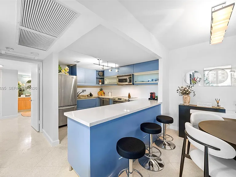 2301 Collins Ave #408 — Photo 9