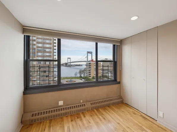 166-26 Powells Cove Boulevard image 12 of 24